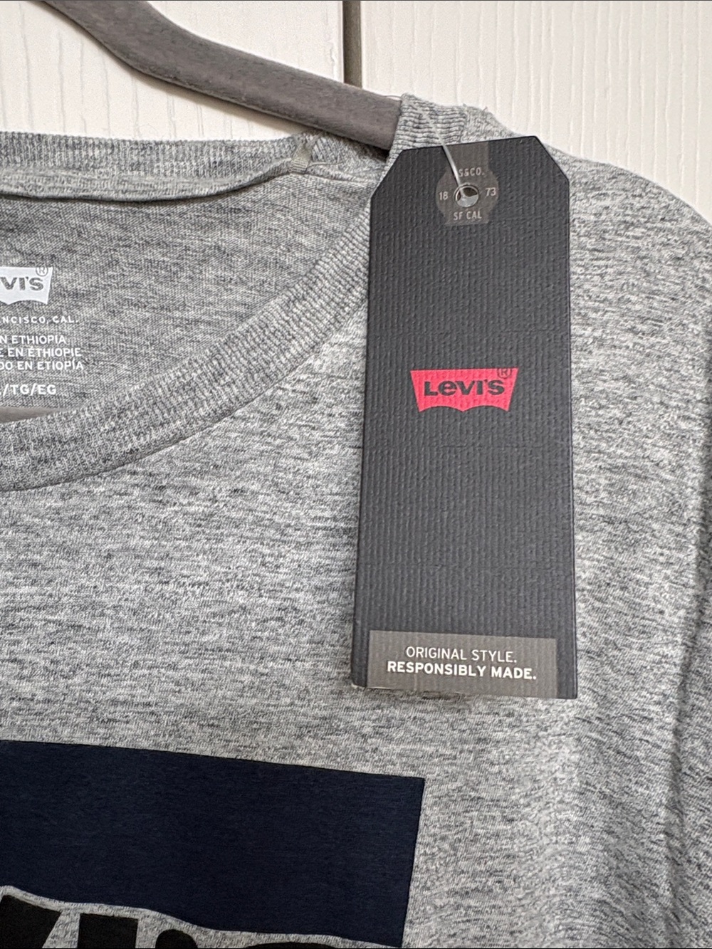 Levi's Gray Tee with Navy & Red Logo Blocks - Picture 3 of 7